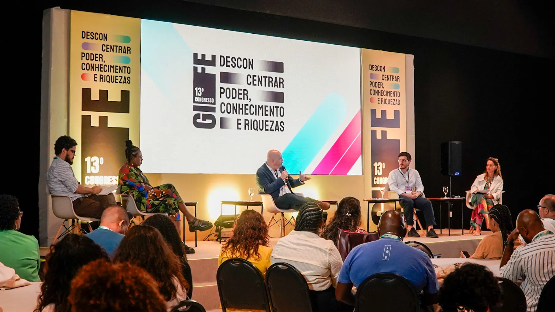 Inteligência artificial e educação: entre o potencial transformador e os riscos de exclusão